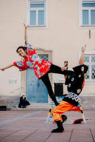 Duo HeroMacro bei einer eindrucksvollen Akrobatik-Performance beim Bravissimo Festival 2023.