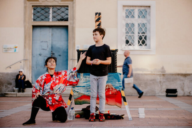 Duo HeroMacro mit dem Publikum beim Bravissimo Festival 2023.